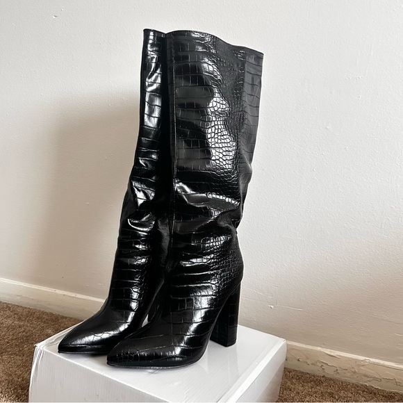 SHEIN Black Heeled Boots with Modern Silhouette - Picture 6 of 7